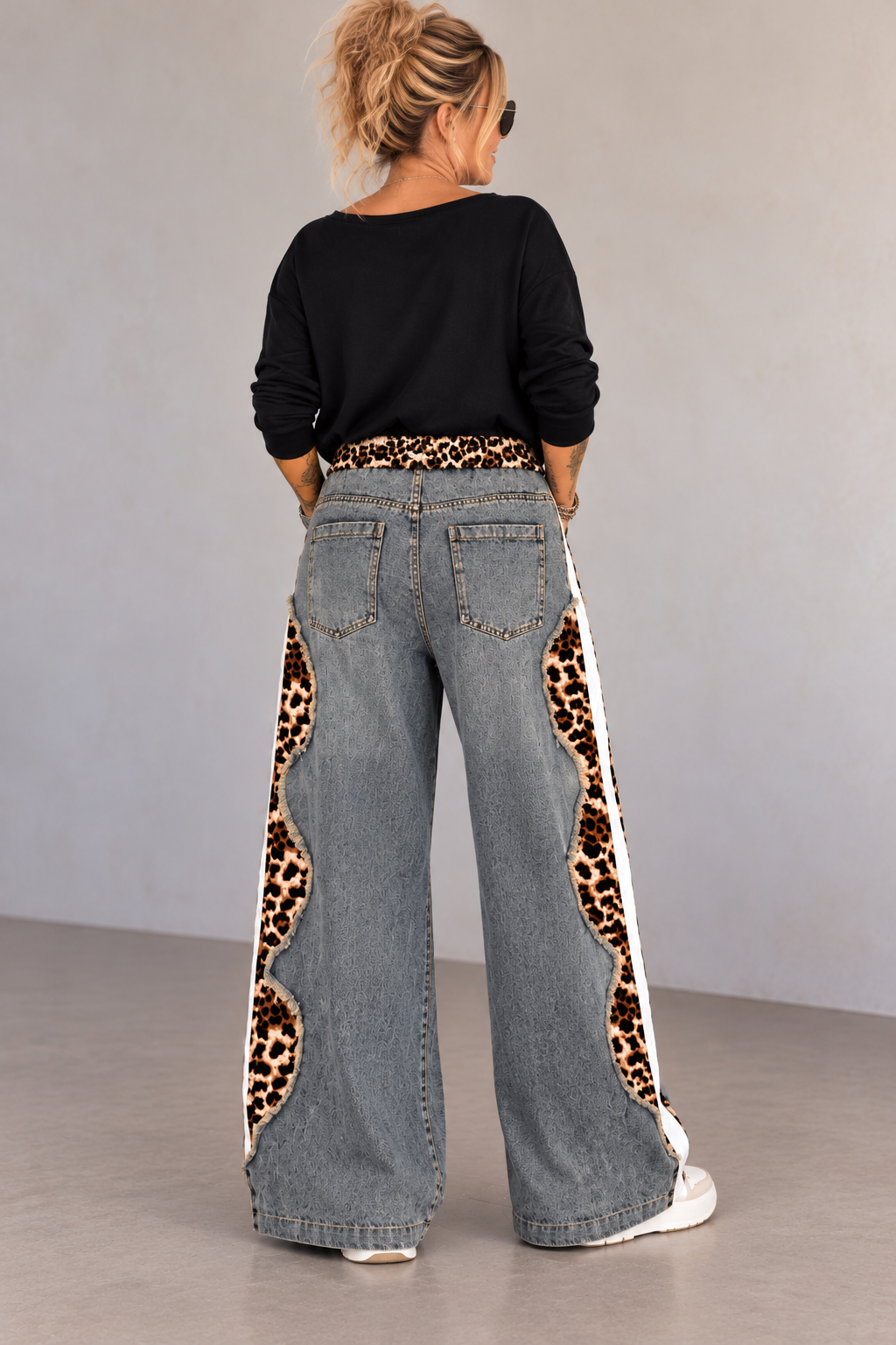 Wide Leg Jeans mit Leo-Details