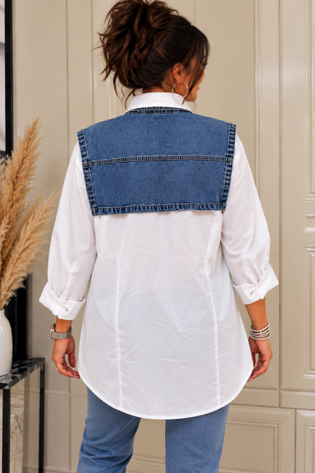 Oversize Bluse mit Jeansweste & Perlen-Strass – Weiß/Denim