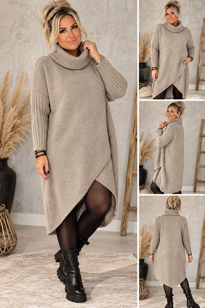 BELLA – Kuscheliges Rollkragen-Strickkleid im Wickellook