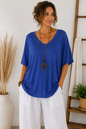 T-Shirt mit V-Ausschnitt & Kette – Made in Italy