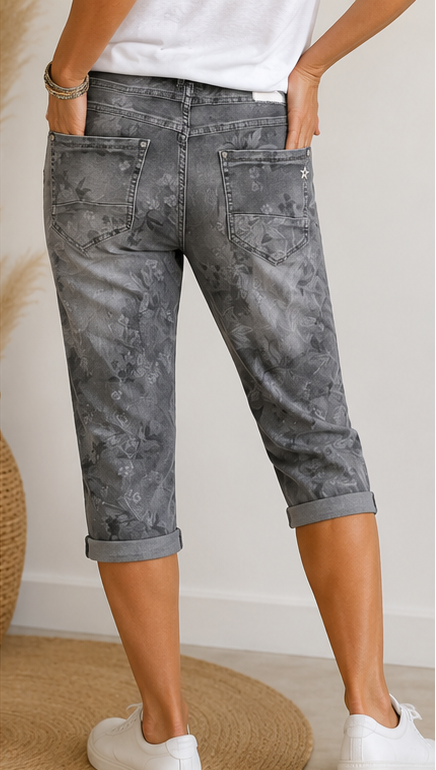 Karostar Capri-Jeans mit Knopfleiste – Superstretch