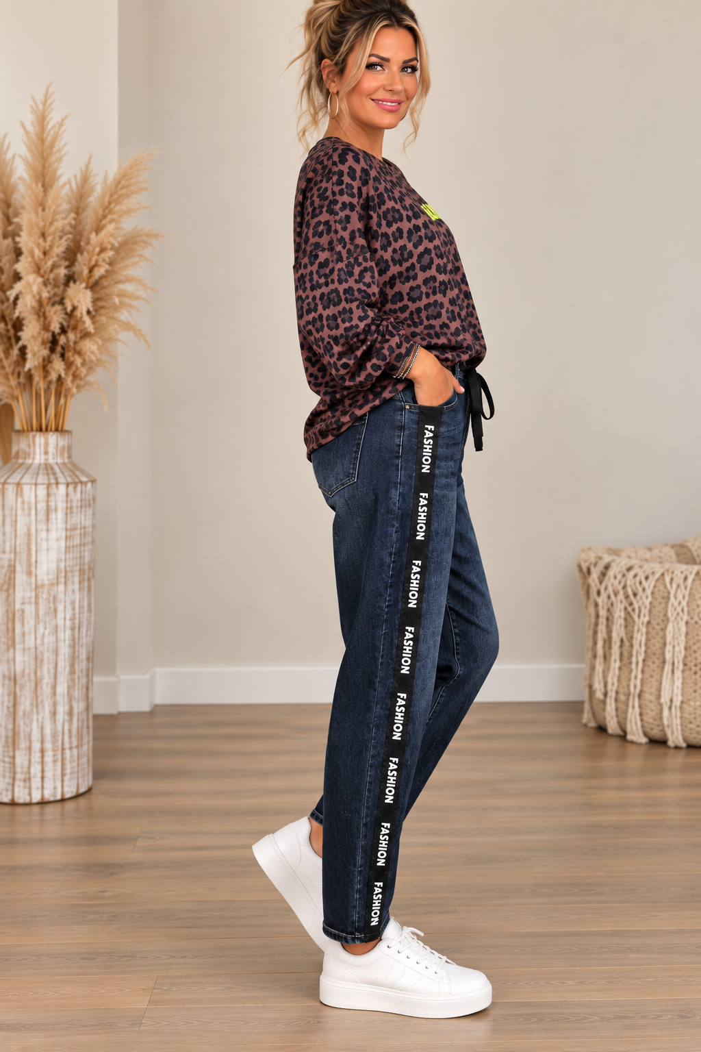 Sexy Woman Jeans – Fashion Stripe 🖤