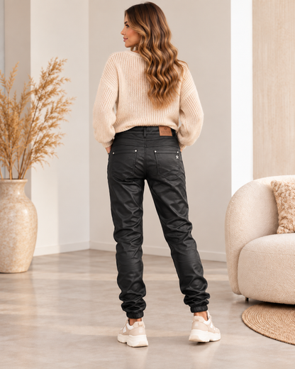 🖤 KAROSTAR  Lederimitat-Hose – Schwarz mit Schmuckknöpfen